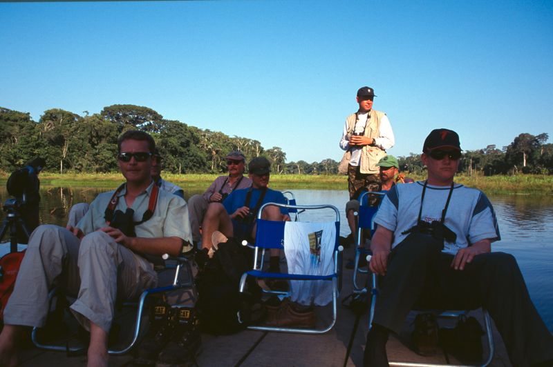 Cocha Blanco leasure birding (Colin Bushell standing up!)